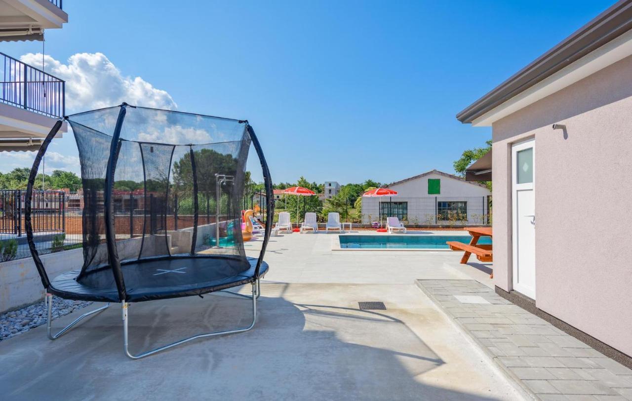 Apartmani Lucija Пореч Экстерьер фото