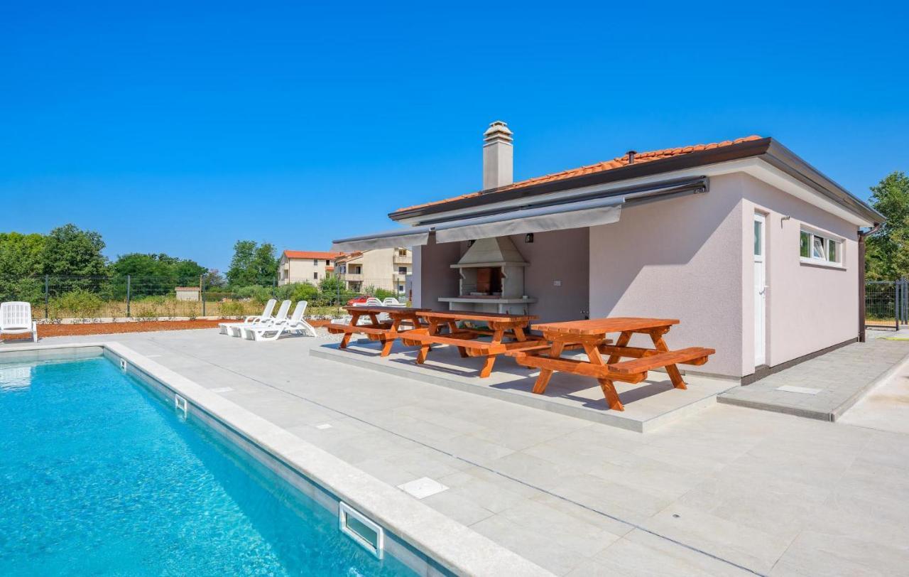 Apartmani Lucija Пореч Экстерьер фото