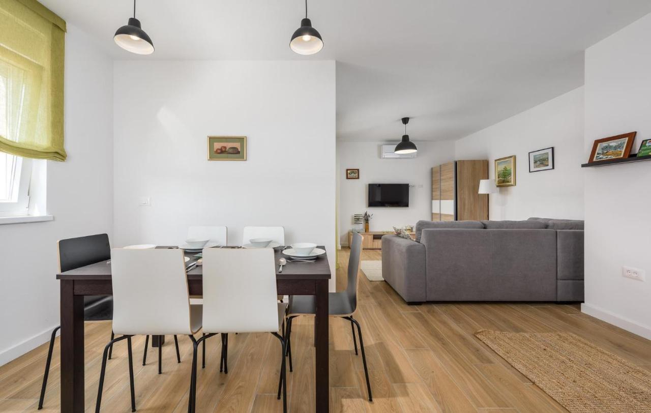 Apartmani Lucija Пореч Экстерьер фото