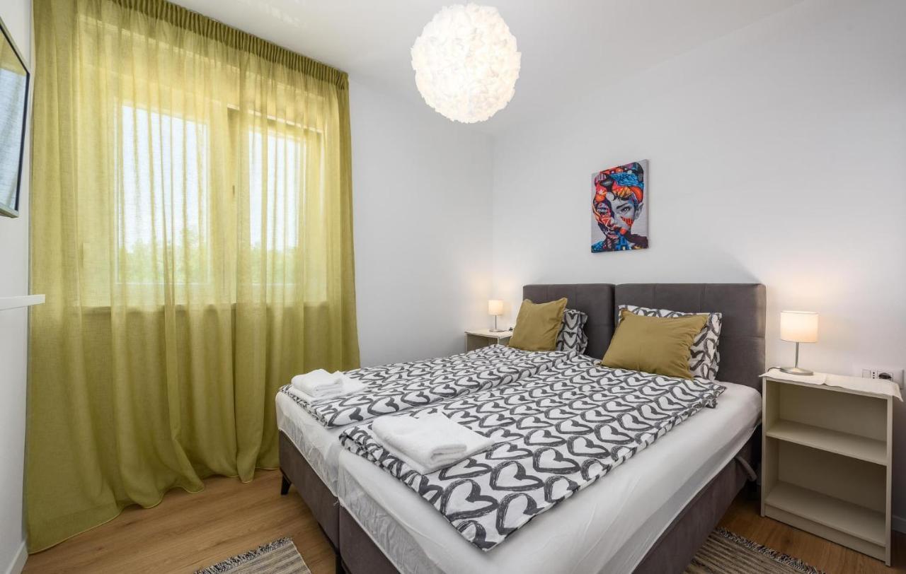 Apartmani Lucija Пореч Экстерьер фото