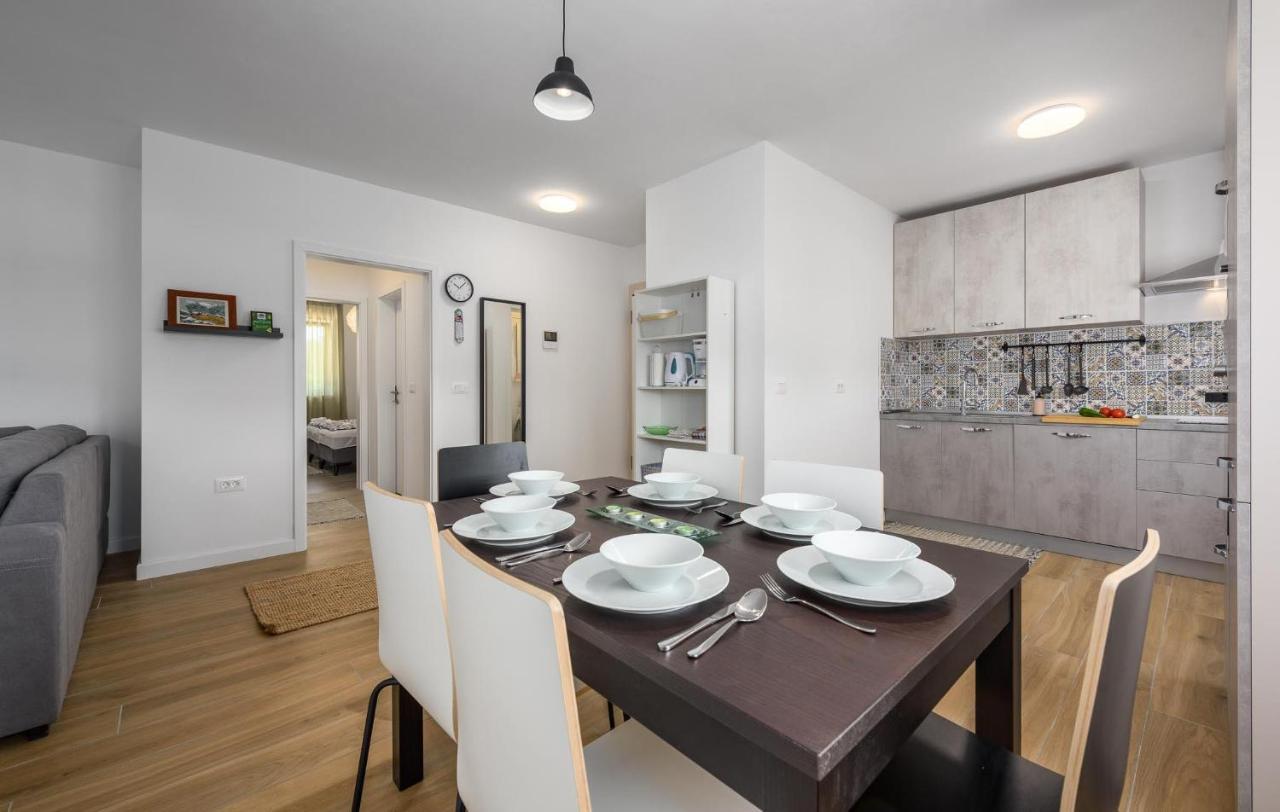 Apartmani Lucija Пореч Экстерьер фото