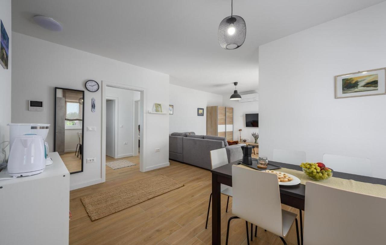 Apartmani Lucija Пореч Экстерьер фото