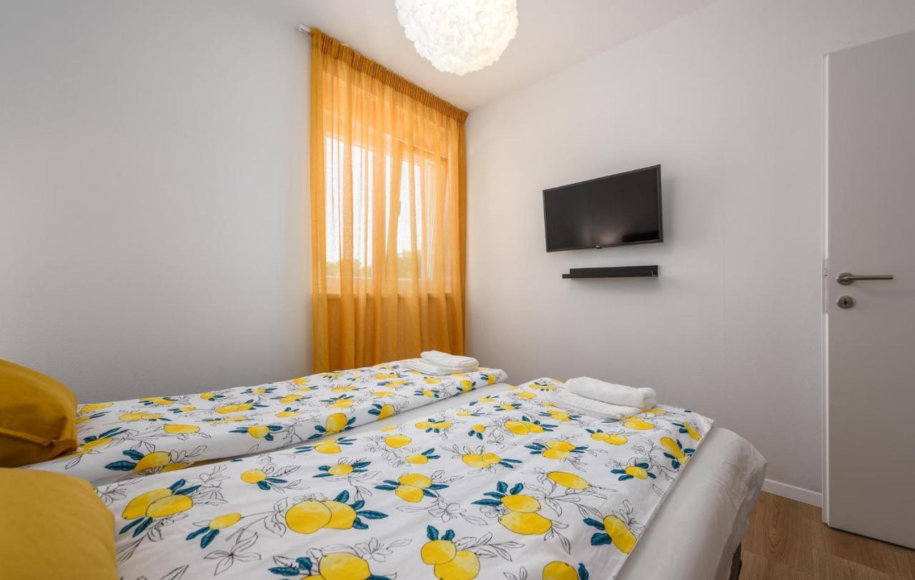 Apartmani Lucija Пореч Экстерьер фото