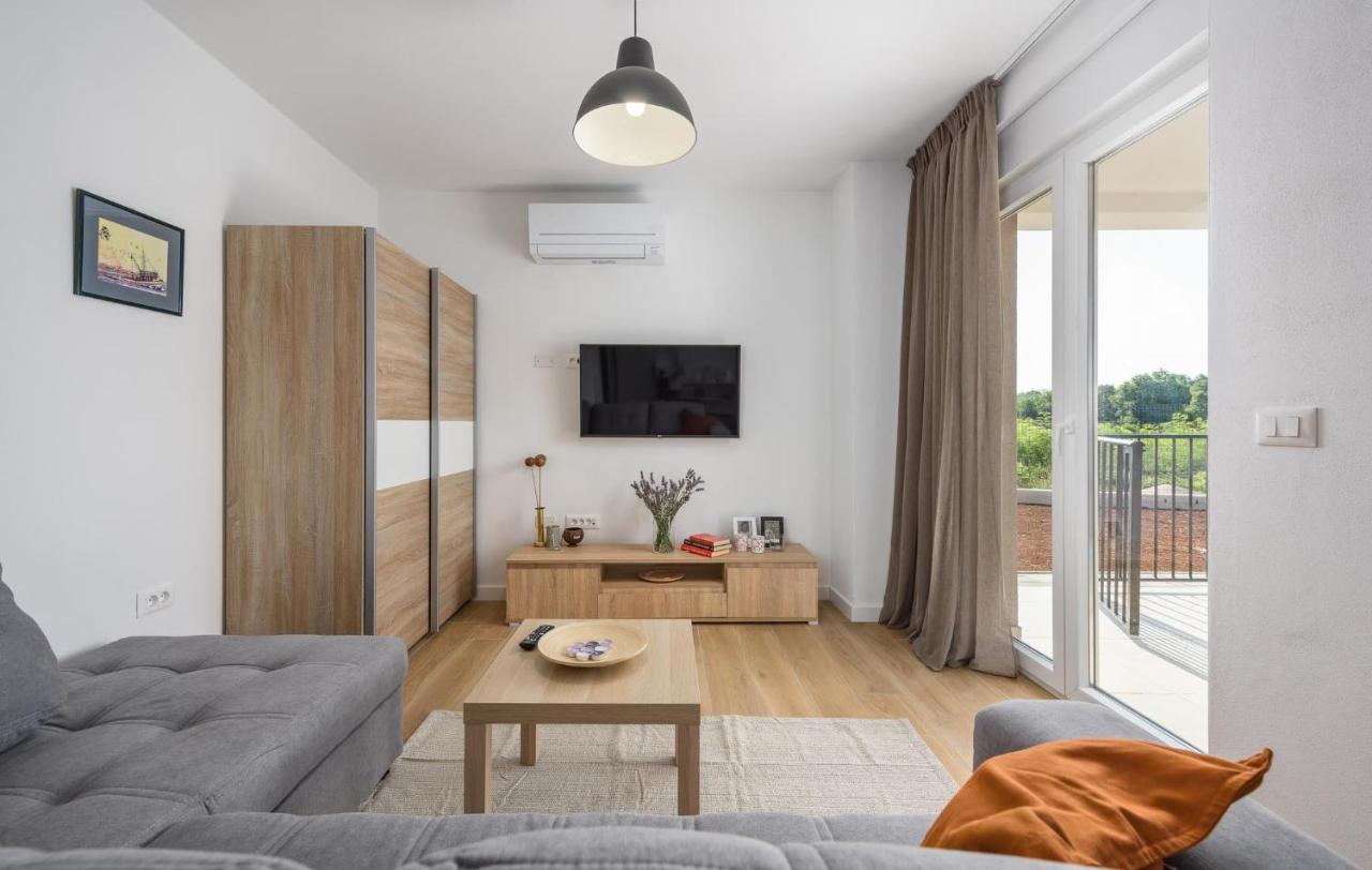 Apartmani Lucija Пореч Экстерьер фото