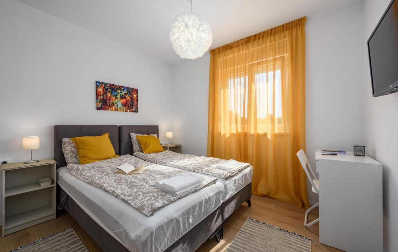 Apartmani Lucija Пореч Экстерьер фото