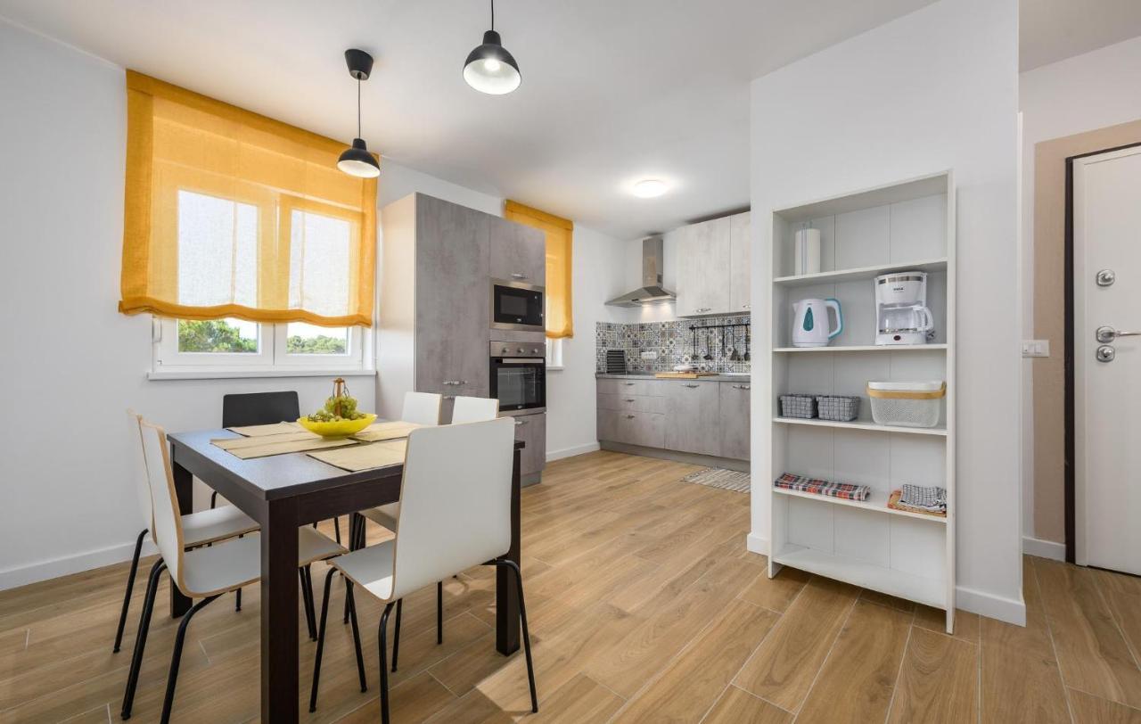Apartmani Lucija Пореч Экстерьер фото