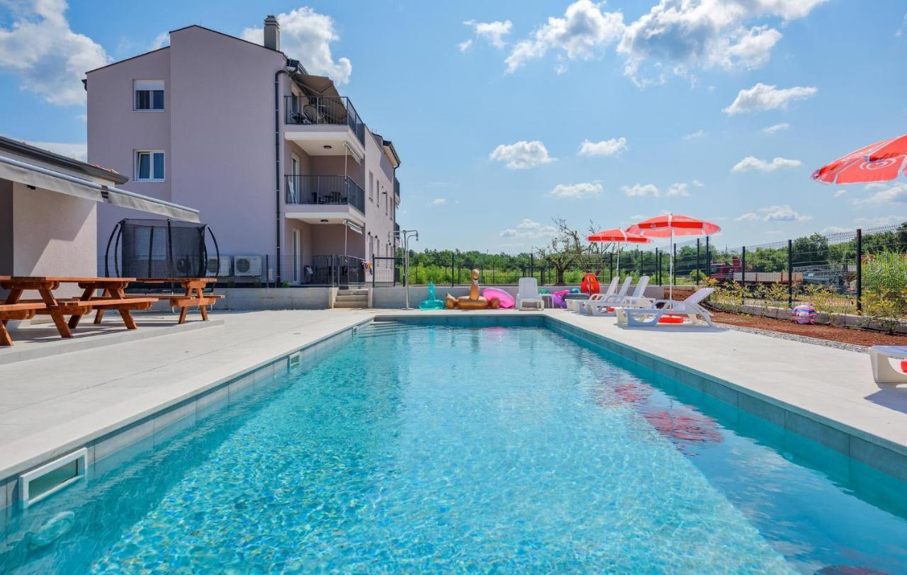 Apartmani Lucija Пореч Экстерьер фото