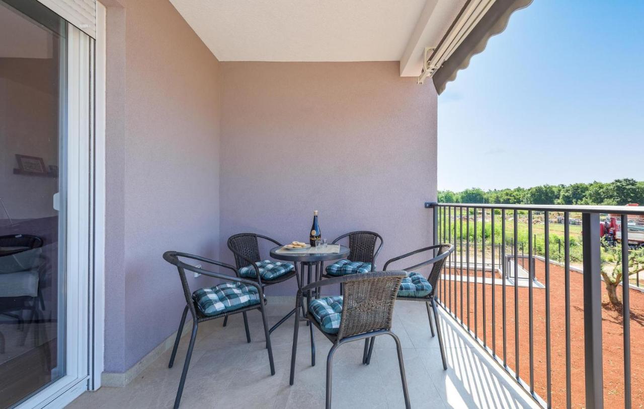 Apartmani Lucija Пореч Экстерьер фото