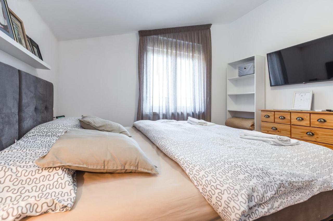 Apartmani Lucija Пореч Экстерьер фото